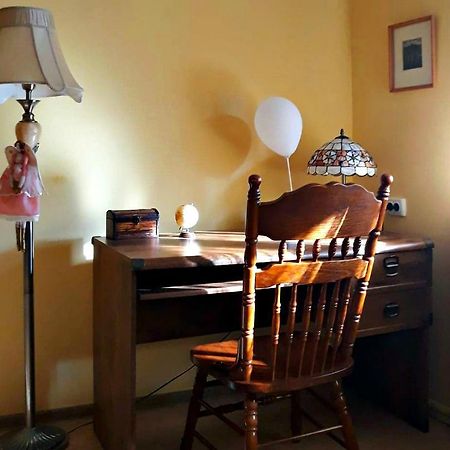 Apartment In The Historical City Center Chernivtsi Ngoại thất bức ảnh